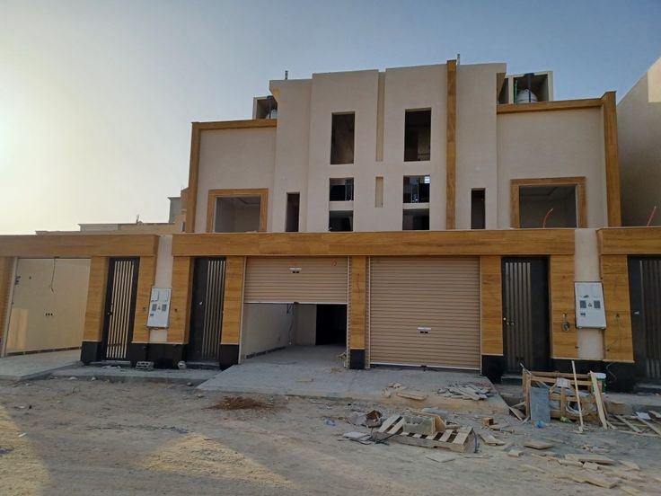 تجديد دهانات الواجهات الخارجية لمنازل الدمام بألوان عصرية ومقاومة للعوامل الجوية.